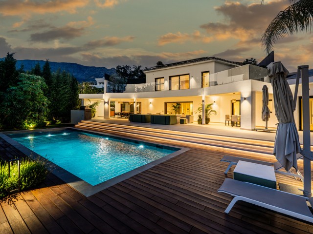 5 Bedrooms Villa in Nagüeles