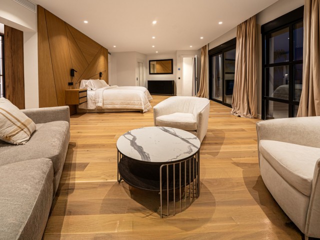 5 Bedrooms Villa in Nagüeles