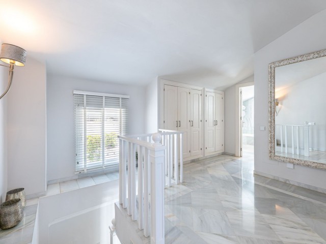 3 Soveroms Rekkehus i Nueva Andalucía