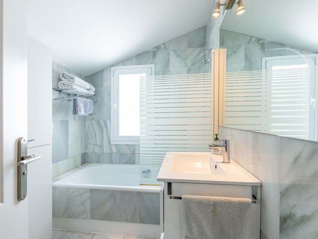 3 Soveroms Rekkehus i Nueva Andalucía