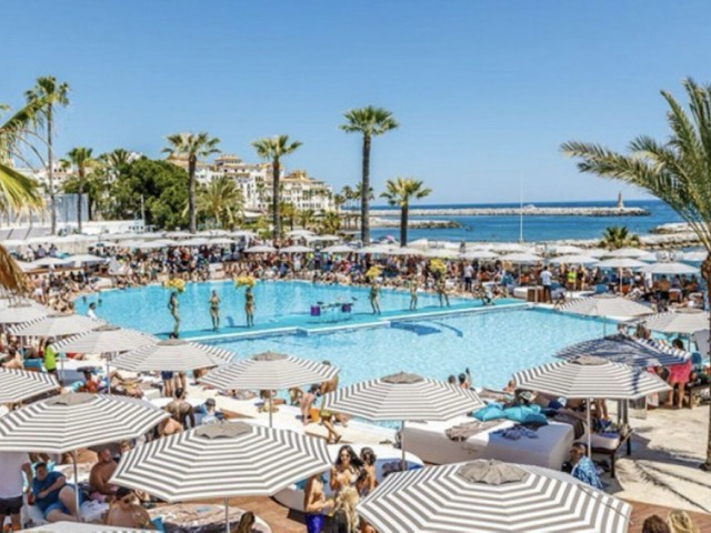 3 Soveroms Rekkehus i Nueva Andalucía