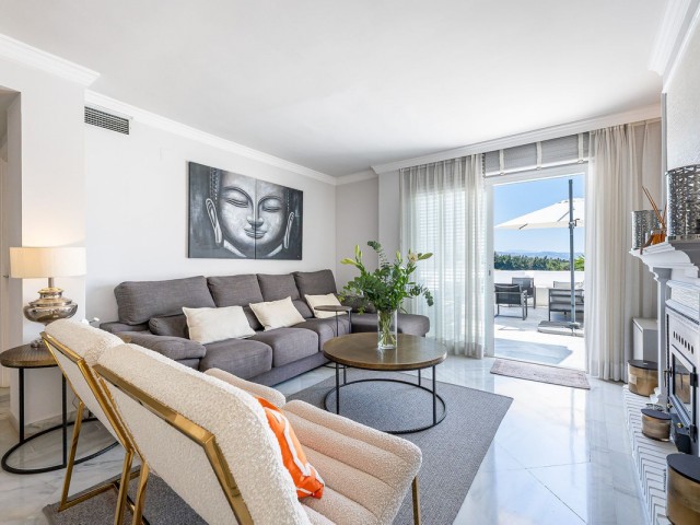 3 Slaapkamer Rijtjeshuis in Nueva Andalucía