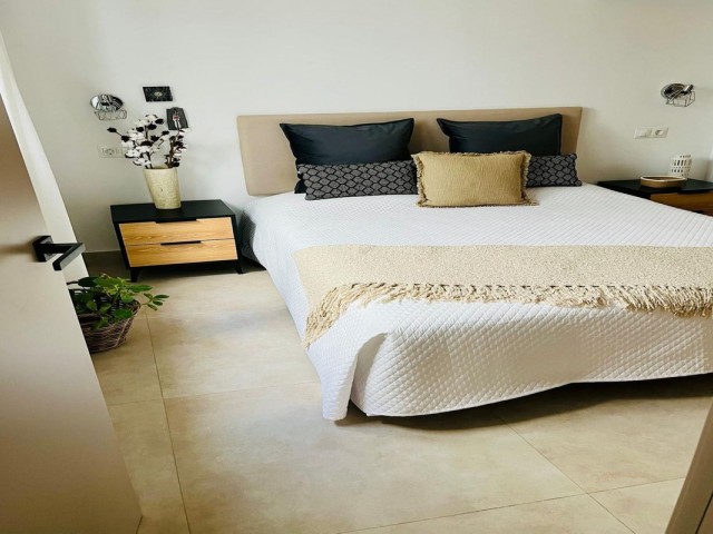 4 Makuuhuoneen Rivitalo Estepona