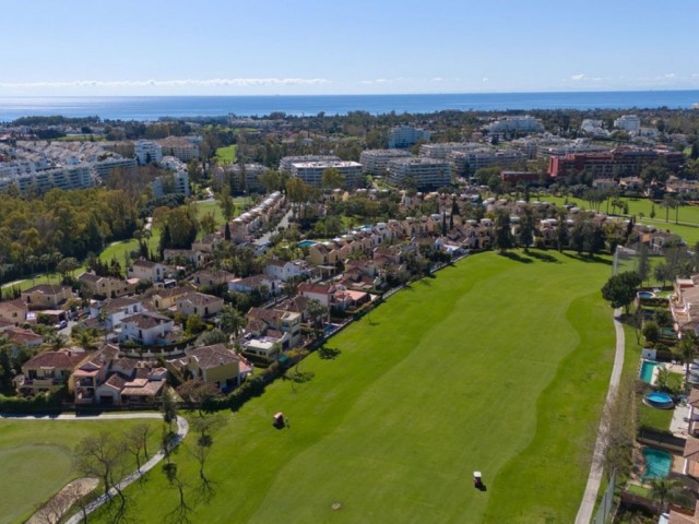 5 Bedrooms Villa in Guadalmina Alta