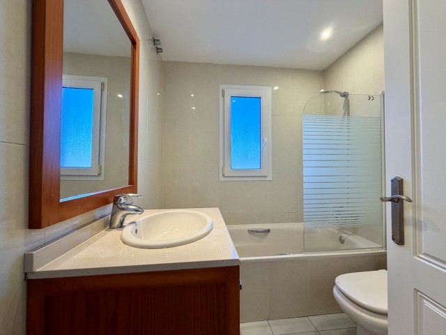 2 Makuuhuoneen Huoneisto Estepona