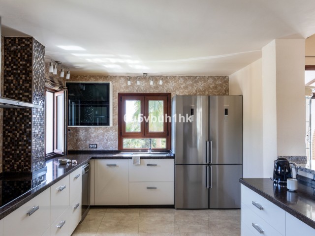 6 Makuuhuoneen Huvila Arroyo de la Miel