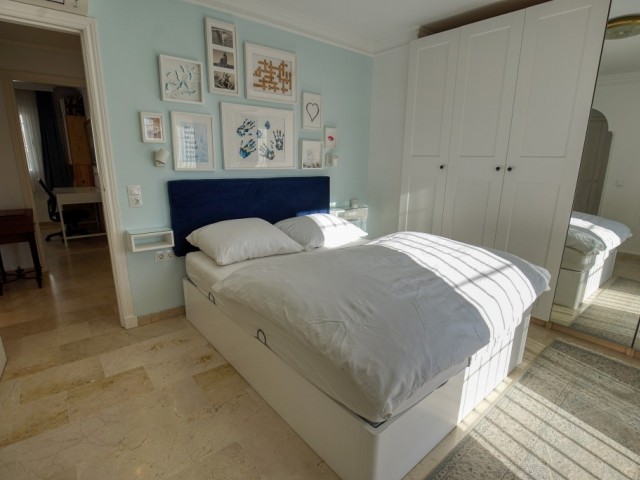 Adosado con 4 Dormitorios  en Estepona