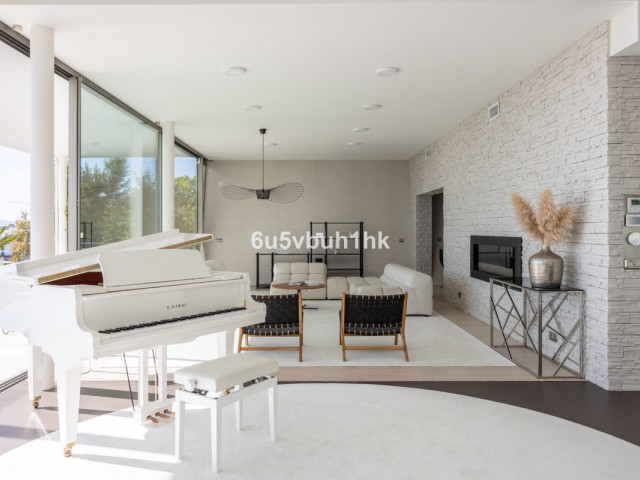 4 Bedrooms Villa in Benalmadena