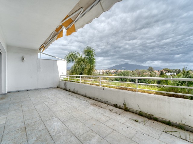 5 Makuuhuoneen Huoneisto Guadalmina Baja