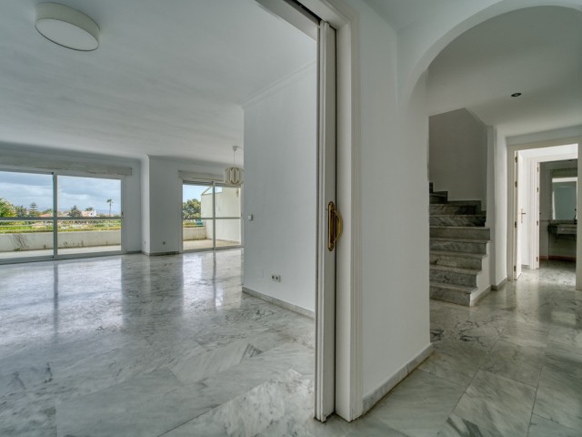 5 Makuuhuoneen Huoneisto Guadalmina Baja