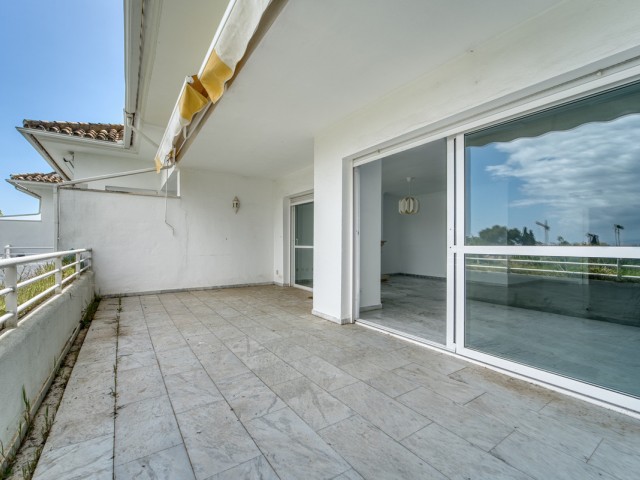 5 Makuuhuoneen Huoneisto Guadalmina Baja