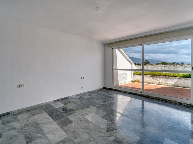 5 Makuuhuoneen Huoneisto Guadalmina Baja