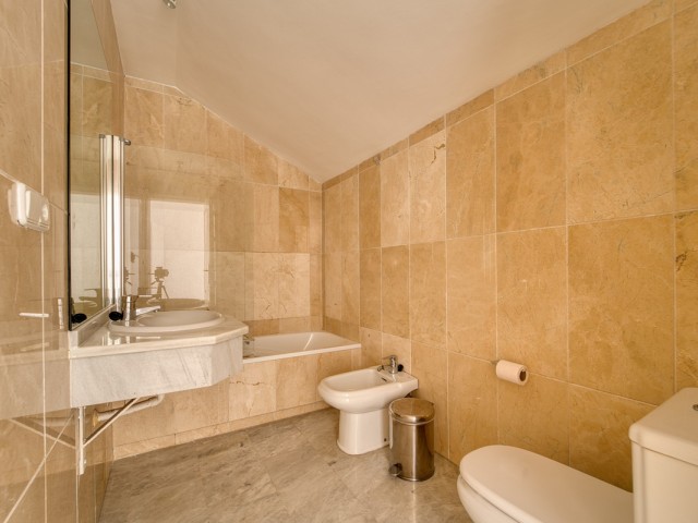 5 Makuuhuoneen Huoneisto Guadalmina Baja