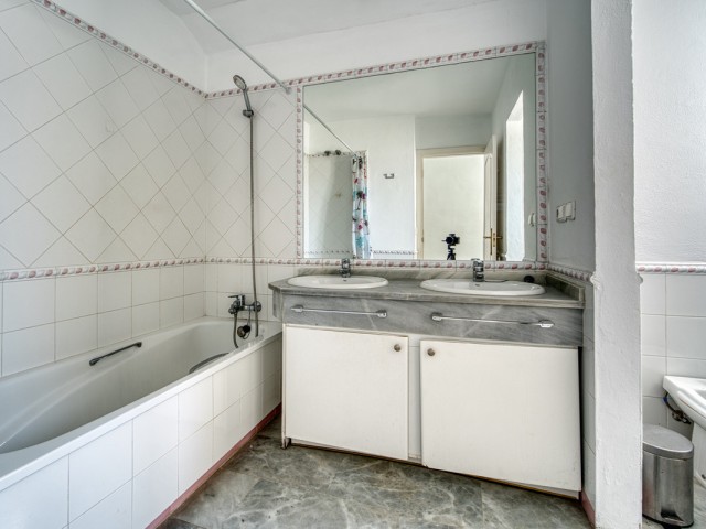 5 Makuuhuoneen Huoneisto Guadalmina Baja