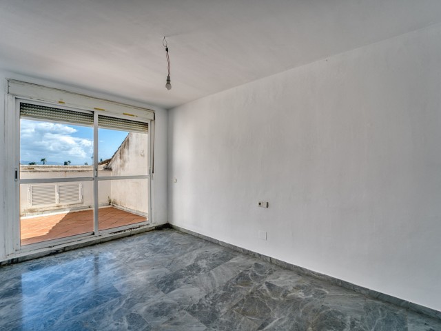 5 Makuuhuoneen Huoneisto Guadalmina Baja