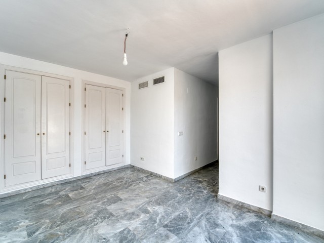 5 Makuuhuoneen Huoneisto Guadalmina Baja