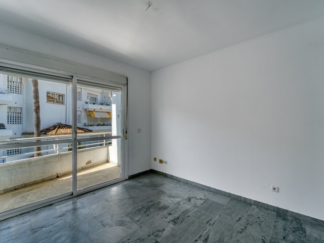 5 Makuuhuoneen Huoneisto Guadalmina Baja