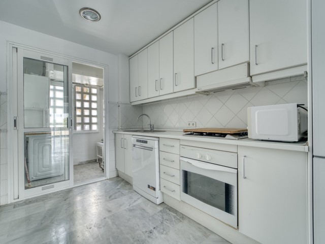 5 Makuuhuoneen Huoneisto Guadalmina Baja