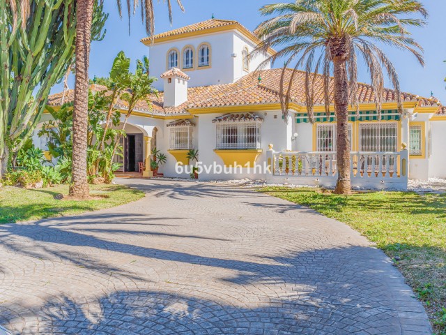 8 Makuuhuoneen Huvila Mijas