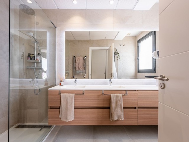 Penthouse avec 3 Chambres  à El Paraiso