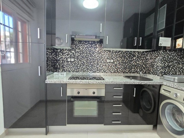 3 Makuuhuoneen Huoneisto La Carihuela