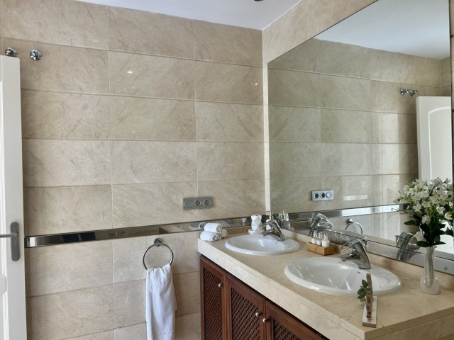 3 Makuuhuoneen Rivitalo San Roque Club