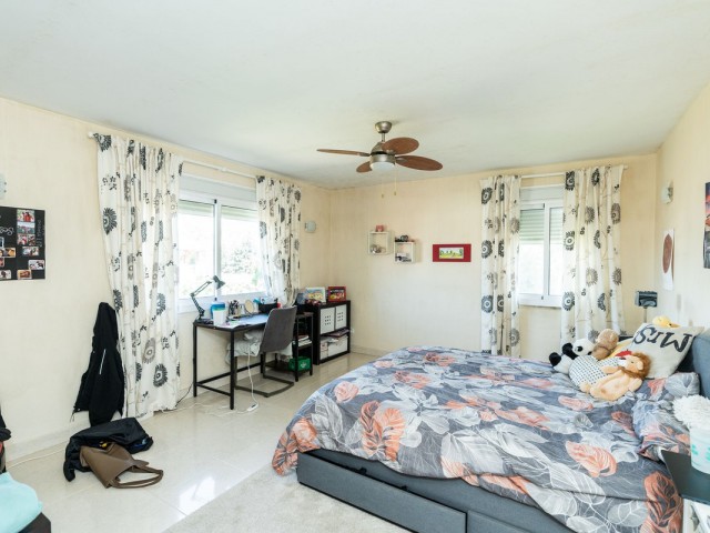 4 Makuuhuoneen Huvila Marbesa