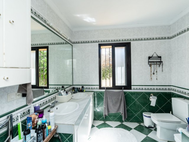 4 Makuuhuoneen Huvila Marbesa