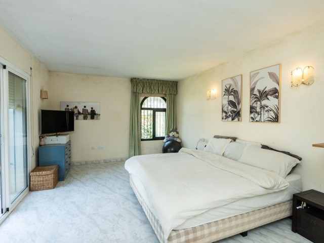 4 Makuuhuoneen Huvila Marbesa