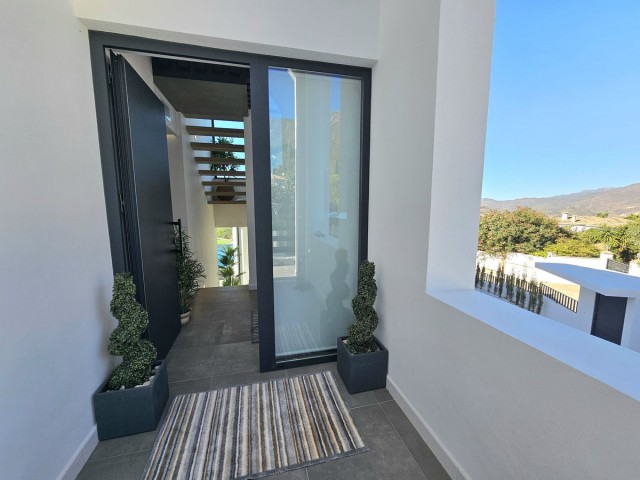 3 Makuuhuoneen Huvila Mijas