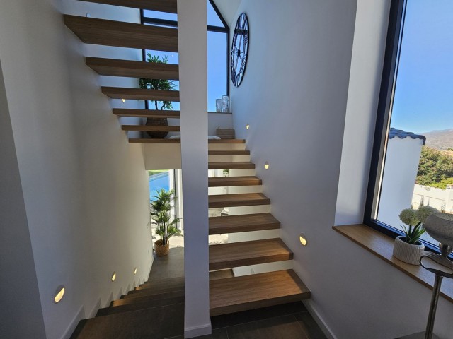 3 Makuuhuoneen Huvila Mijas