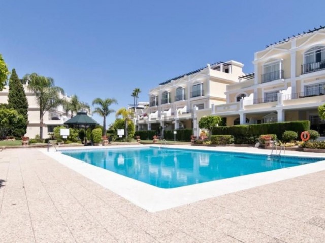 3 Makuuhuoneen Huoneisto Nueva Andalucía