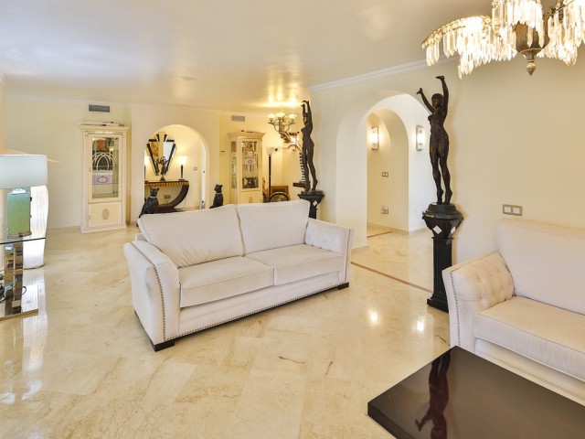 3 Bedrooms Apartment in Guadalmina Alta