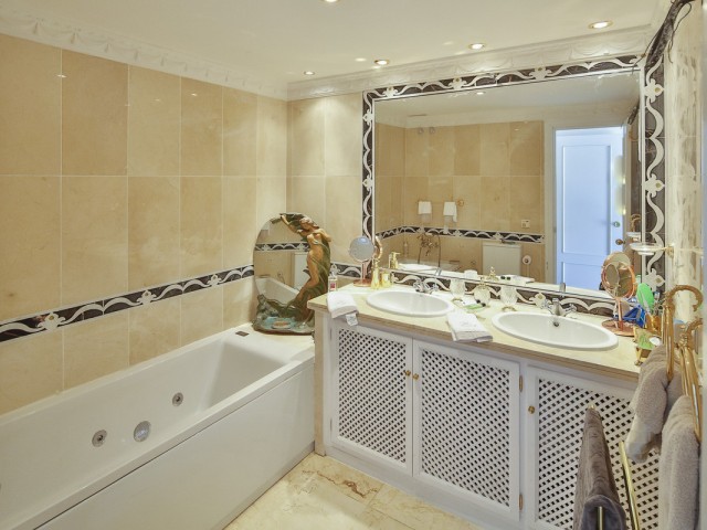 3 Bedrooms Apartment in Guadalmina Alta