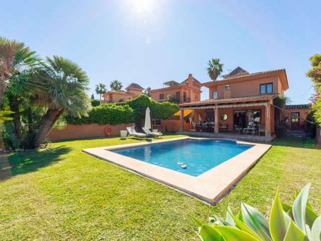 4 Bedrooms Villa in Mijas Costa