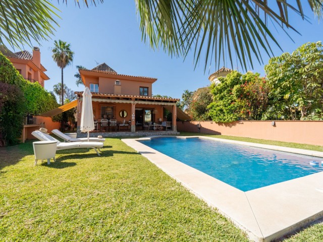 4 Bedrooms Villa in Mijas Costa