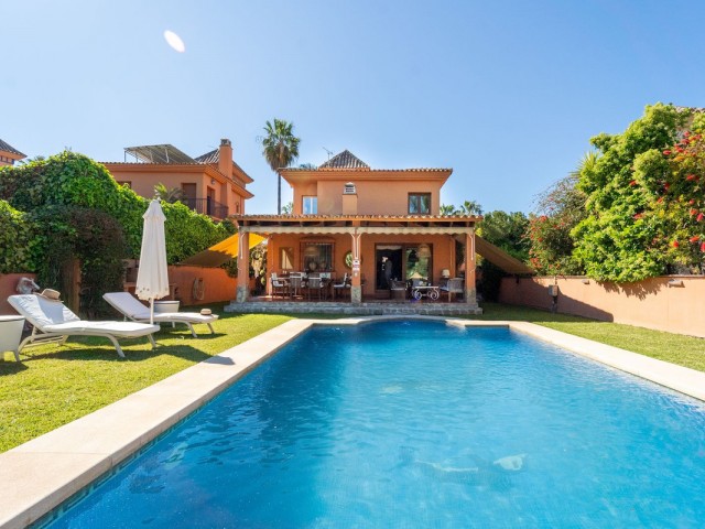 4 Bedrooms Villa in Mijas Costa