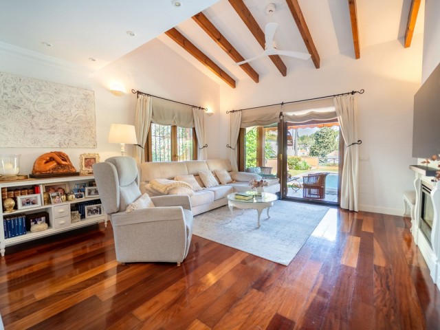 4 Bedrooms Villa in Mijas Costa