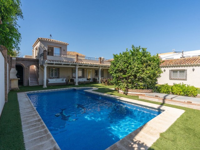 5 Makuuhuoneen Huvila San Pedro de Alcántara