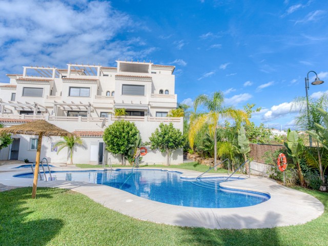 Maison mitoyenne avec 3 Chambres  à Estepona