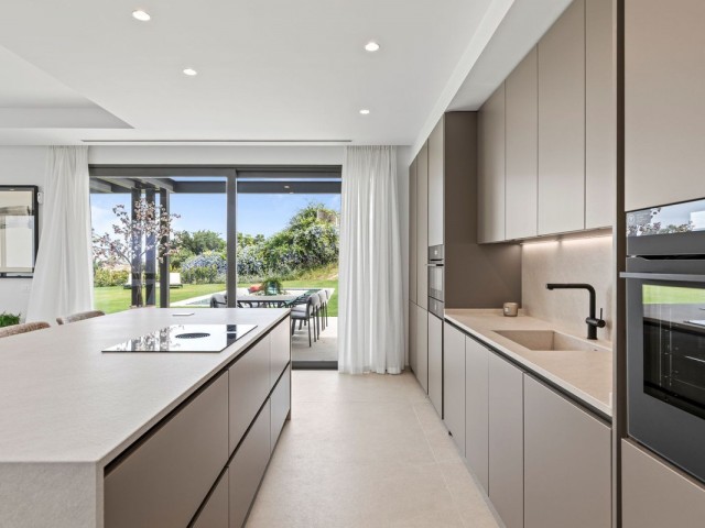 6 Makuuhuoneen Huvila Benahavís