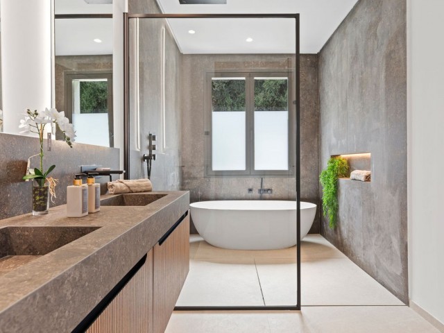 6 Makuuhuoneen Huvila Benahavís