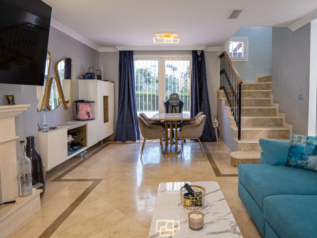 2 Soveroms Rekkehus i Nueva Andalucía