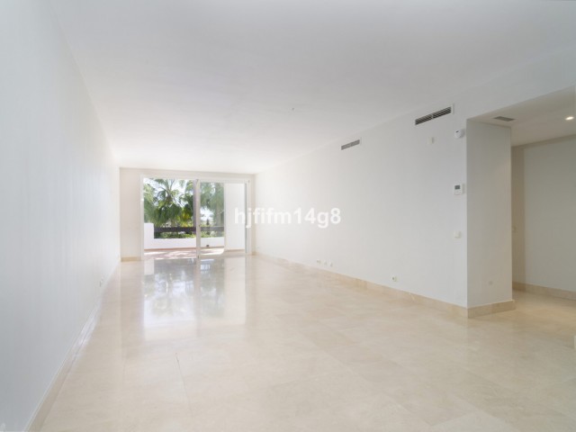 3 Makuuhuoneen Huoneisto Nueva Andalucía