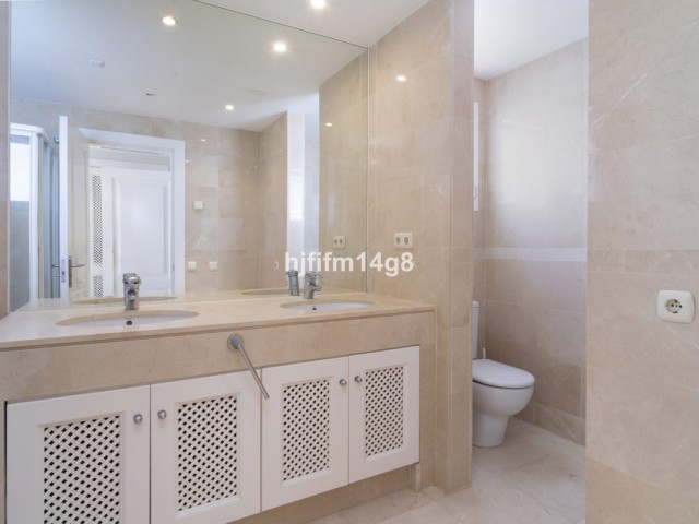 3 Makuuhuoneen Huoneisto Nueva Andalucía