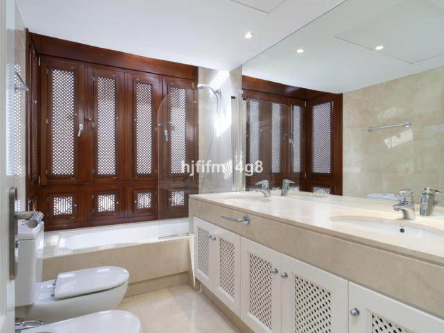 3 Makuuhuoneen Huoneisto Nueva Andalucía