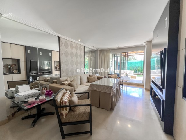 2 Schlafzimmer Apartment in Marbella