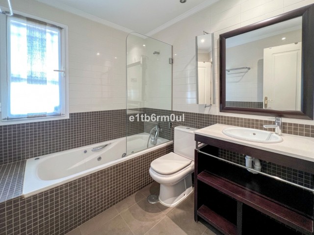 2 Schlafzimmer Apartment in Marbella