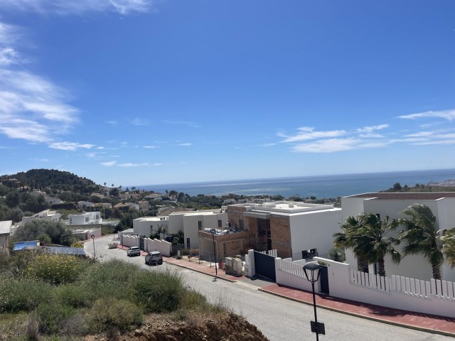 Plot, Mijas