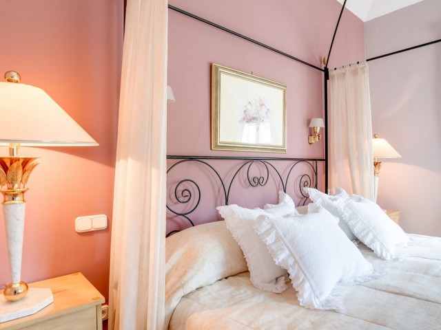 5 Makuuhuoneen Huvila Elviria